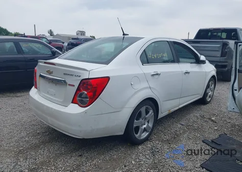 2014 Chevrolet Sonic Ltz Auto z USA, uszkodzony, nr VIN 1G1JE5SB8E4176935
